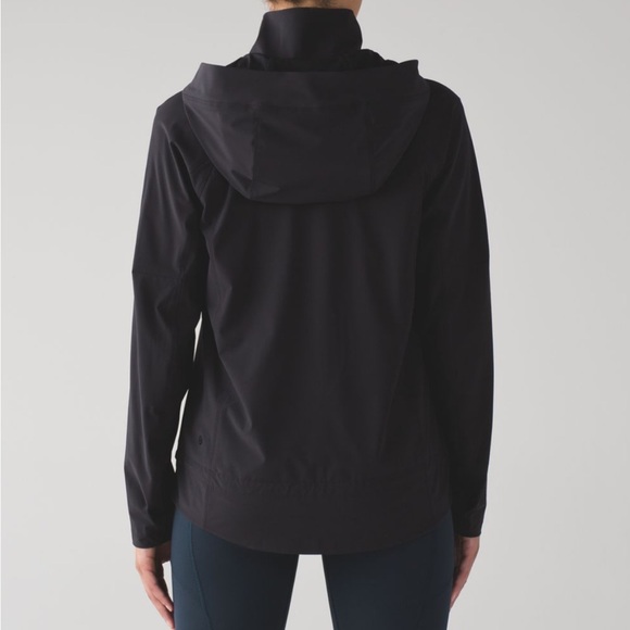 LULULEMON | Step to it Jacket * Black * 4 - Picture 3 of 10